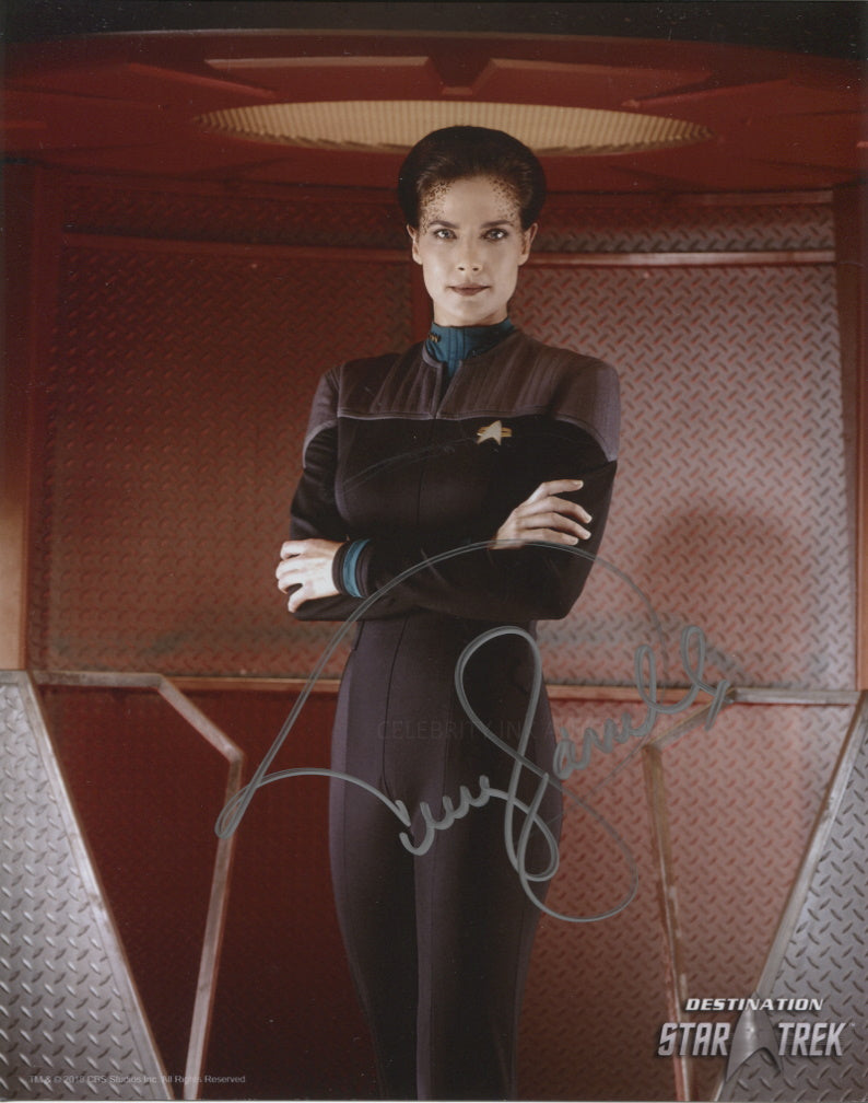 Jadzia Dax Terry Farrell Why Ezri Replaced Jadzia As Dax Explained By