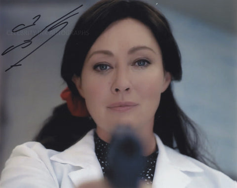 SHANNEN DOHERTY as JD's Mom - Heathers TV Series
