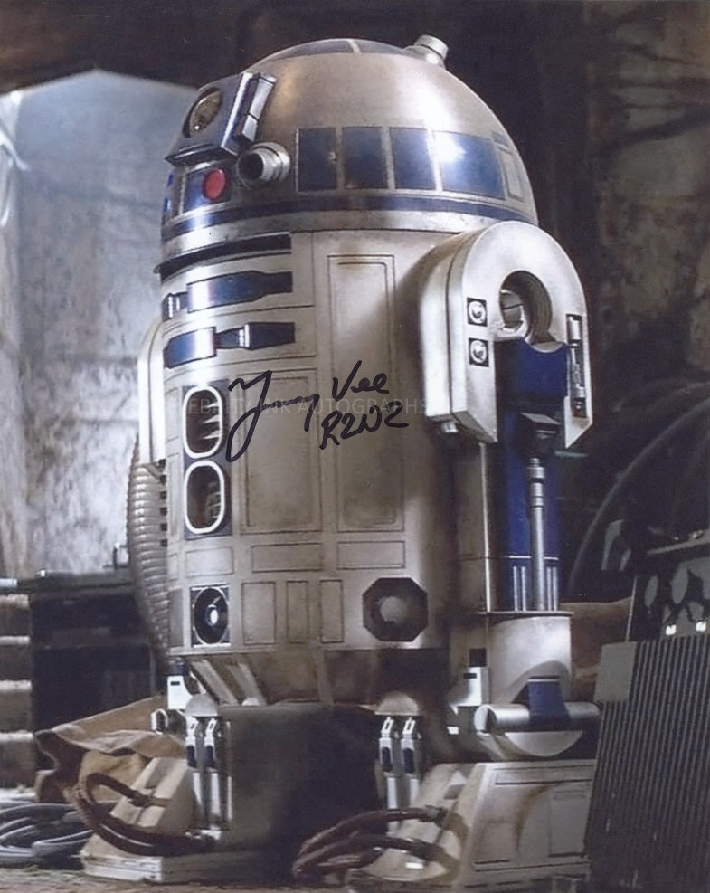 JIMMY VEE  as R2-D2 - Star Wars: The Force Awakens