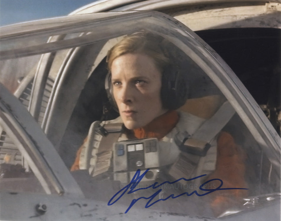 SHAUNA MACDONALD as a Resistance Pilot - Star Wars: The Last Jedi