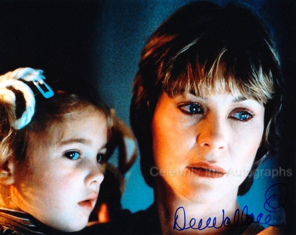 DEE WALLACE as Mary - E.T. The Extra-Terrestrial